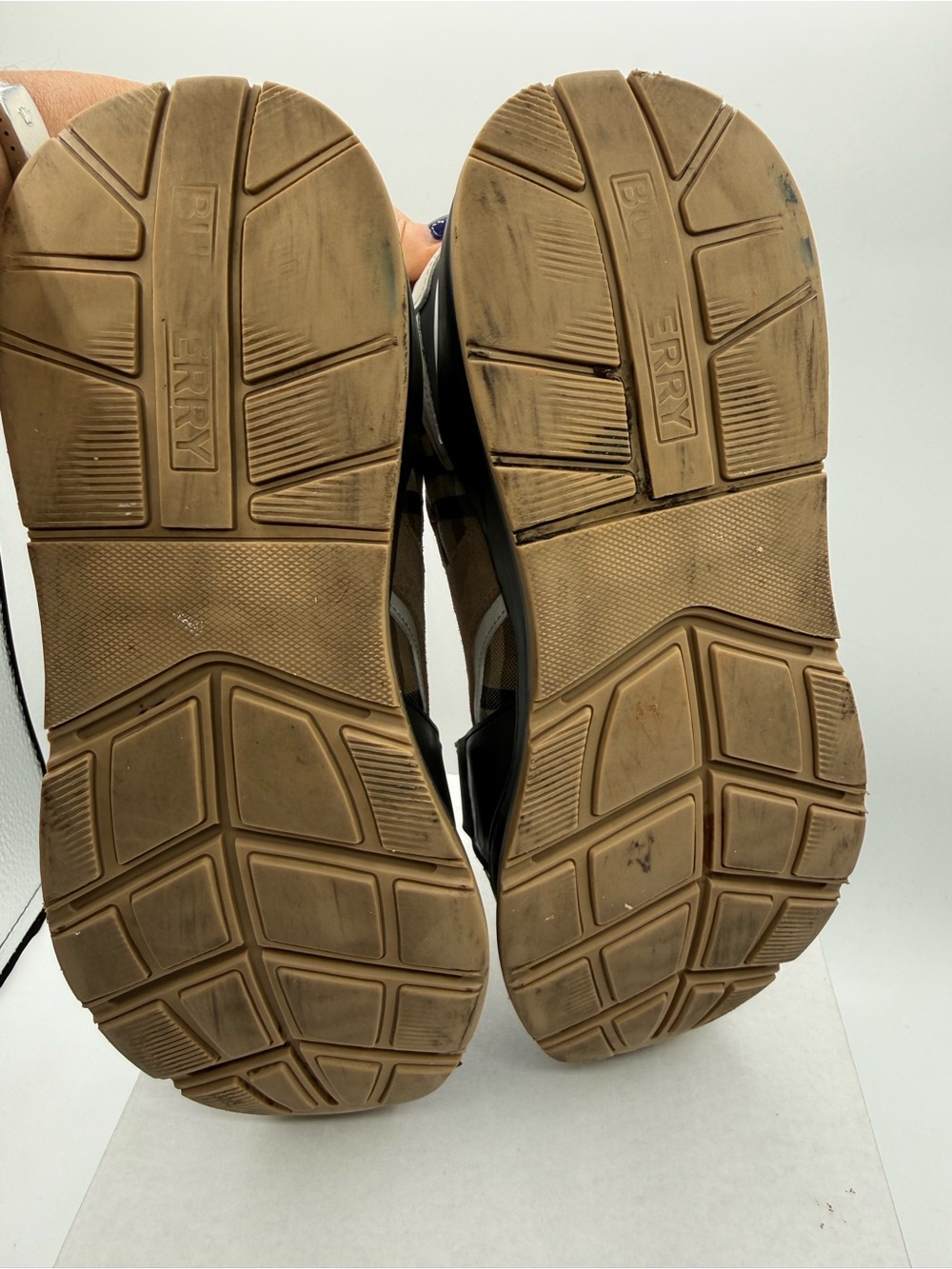The Burberry Ramsey Vintage Check Suede Leather Sneakers Grey Archive Beige - Picture 11 of 11
